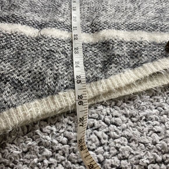 OLIVER Fuzzy Eyelash Asymmetrical Black/ Gray Fuzzy Sweater - Picture 7 of 8